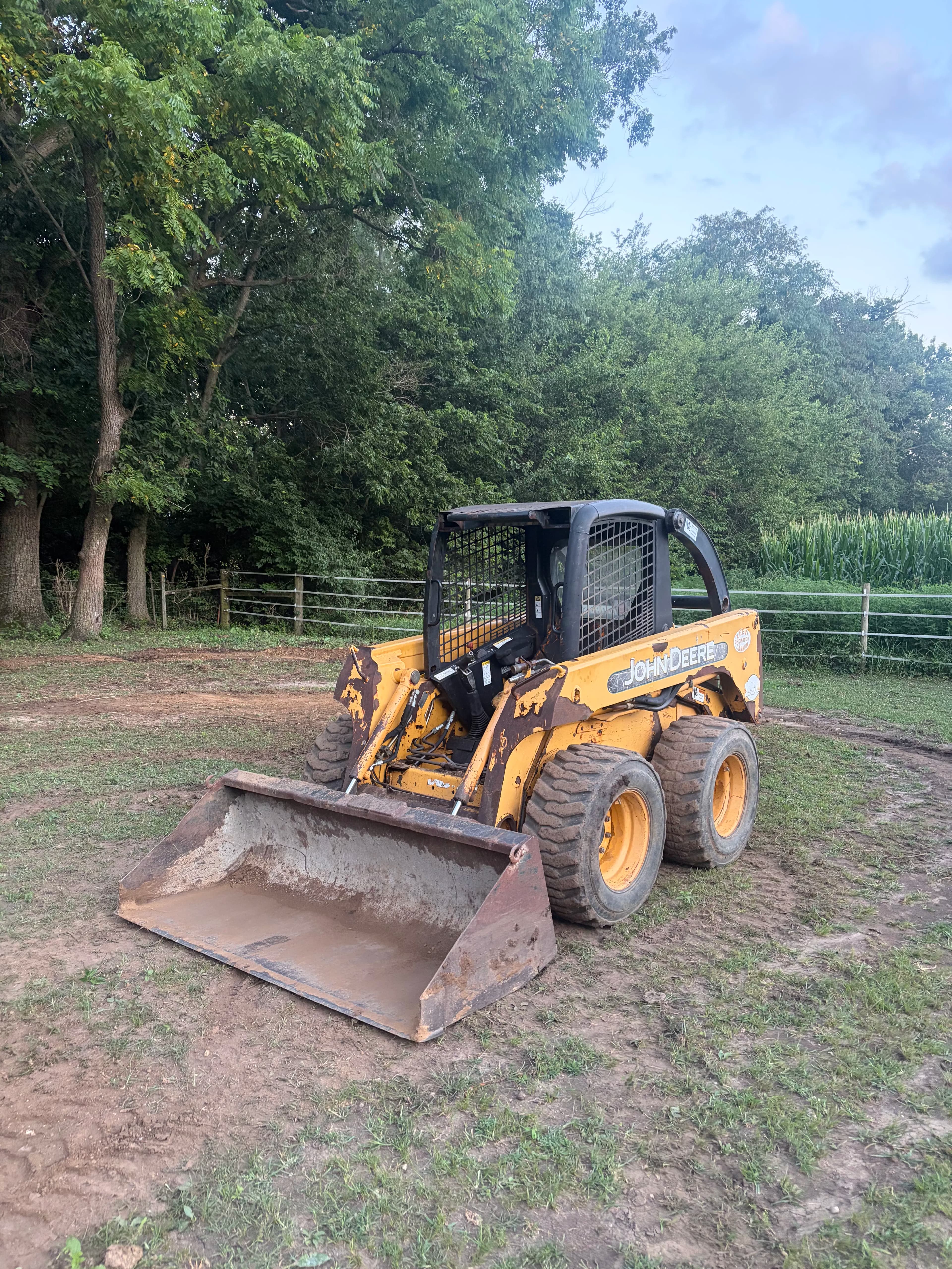 Project Lawn Cuts, Bush Trimming, and Grading Keeping Local Properties Sharp image
