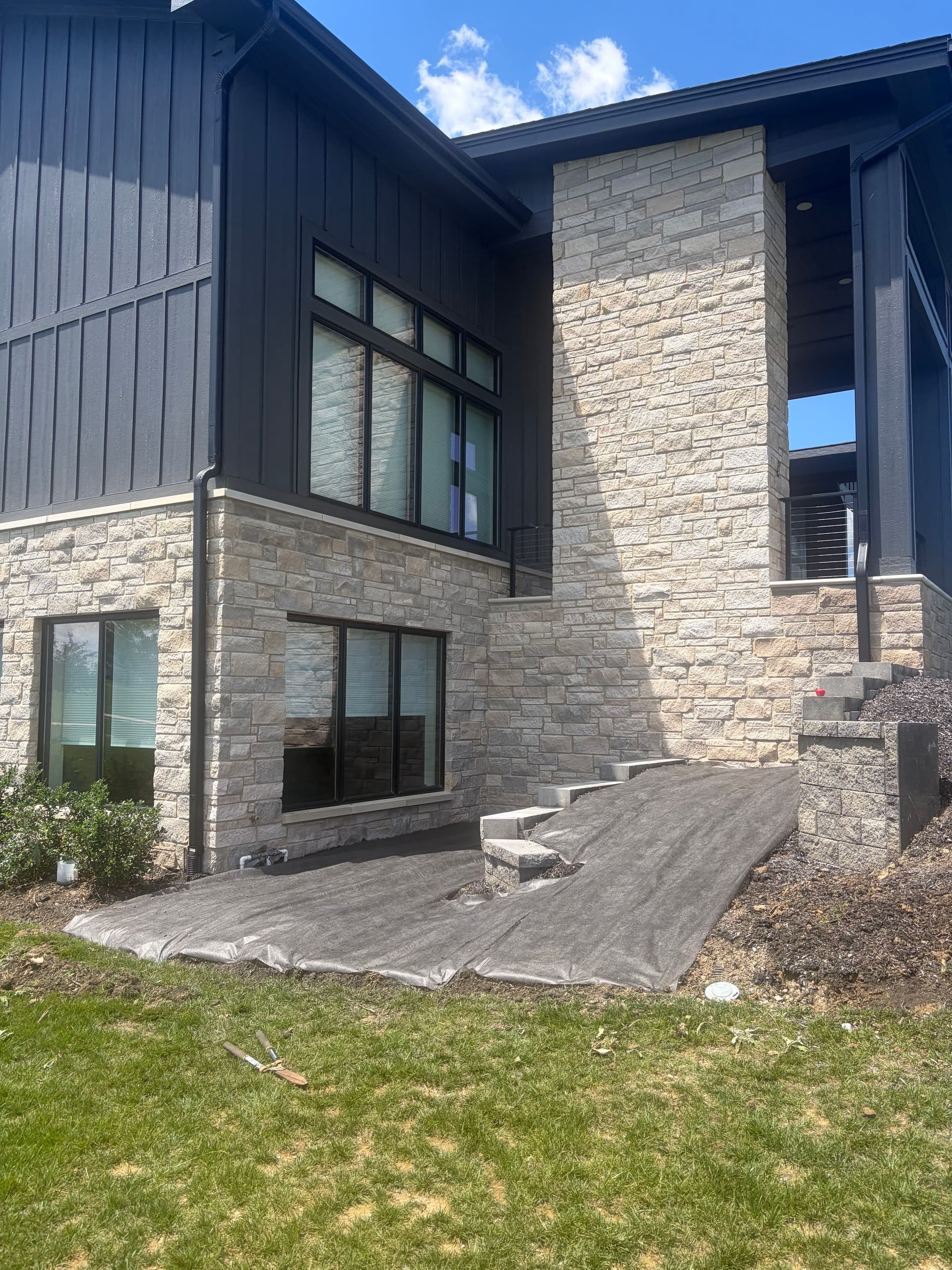 Gallery photos for Fresh Mulch and New Plantings on a Stunning Custom Home: Image #6