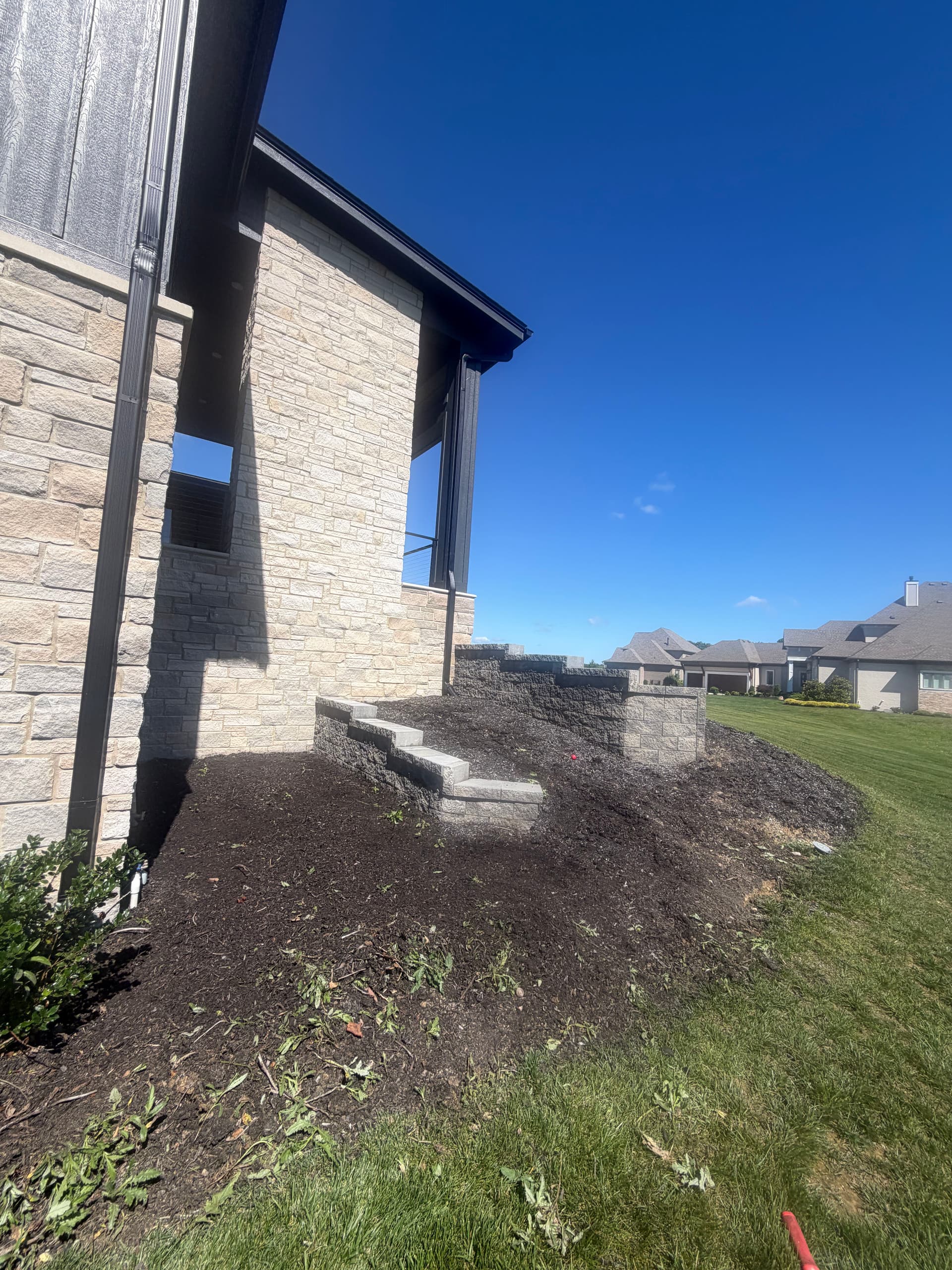 Gallery photos for Fresh Mulch and New Plantings on a Stunning Custom Home: Image #5