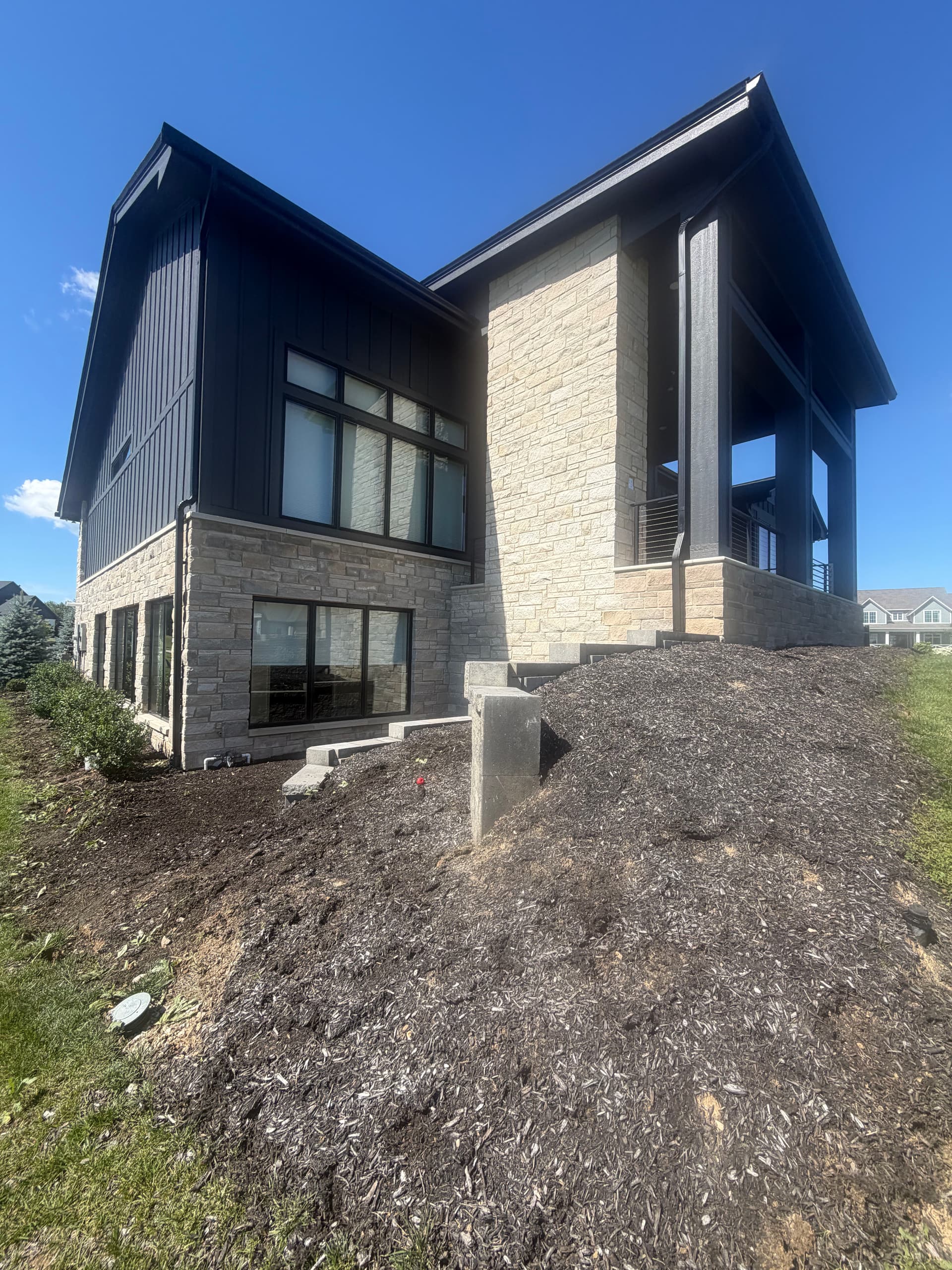 Gallery photos for Fresh Mulch and New Plantings on a Stunning Custom Home: Image #7